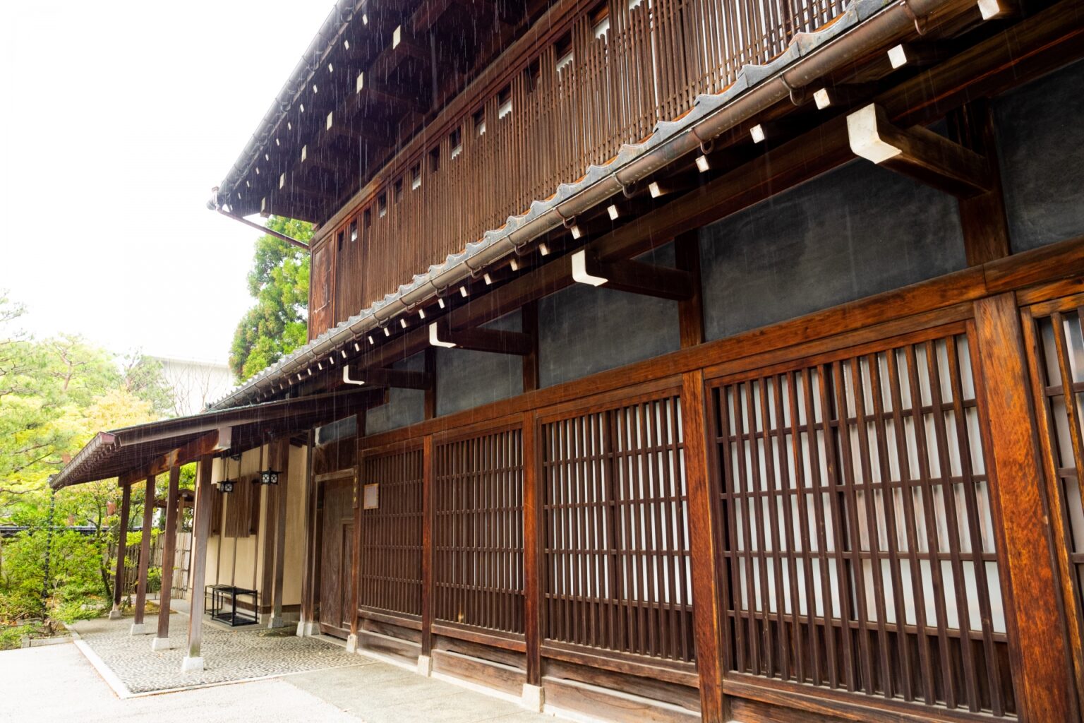 【村八分になってしまったら】対処法や被害の訴え方を解説 | ロカリモ